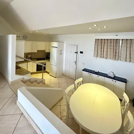 Stunning 2 Bedroom Penthouse With Sea View K213 아데제