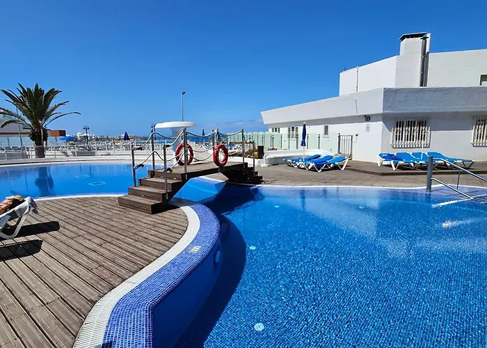 Stunning 2 Bedroom Penthouse With Sea View K213 Appartamento *
