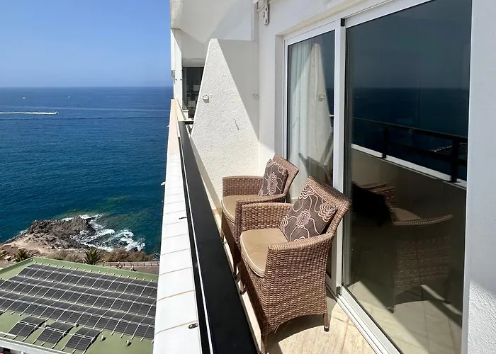 アパート Stunning 2 Bedroom Penthouse With Sea View K213 アデヘ